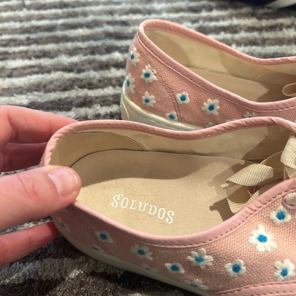 Soludos Pink Floral Shoes size 8 NWOB - Picture 2 of 6